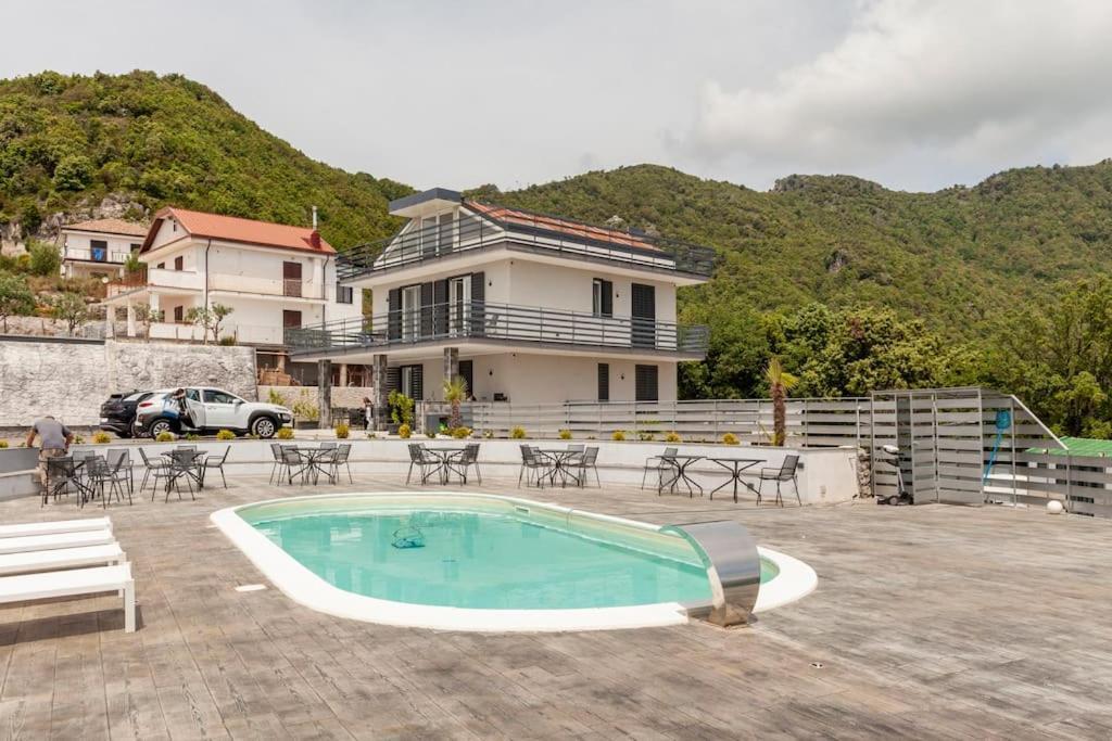 Tenuta Croce Karol-piscina-vista Mare Apartamento *